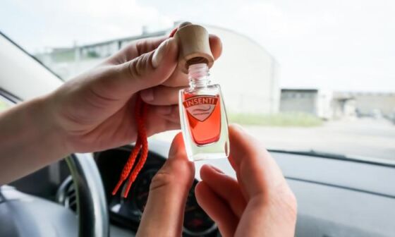 Zapach w butelce w samochodzie