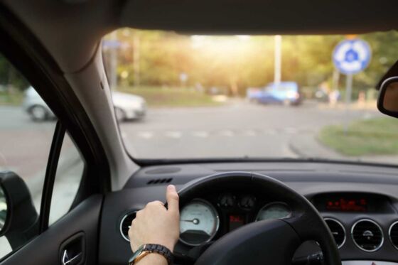 Warnwestenpflicht im Auto: Das sagen die Regeln wirklich - EFAHRER.com
